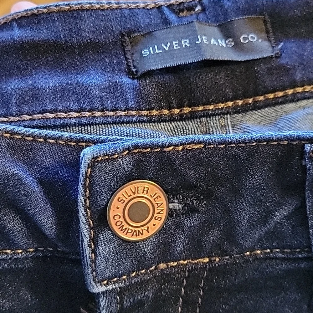 Silver Jeans - Picture 9 of 9